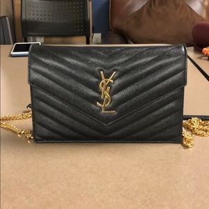 1 Hour Sale 🤑Small YSL wallet on a Chain